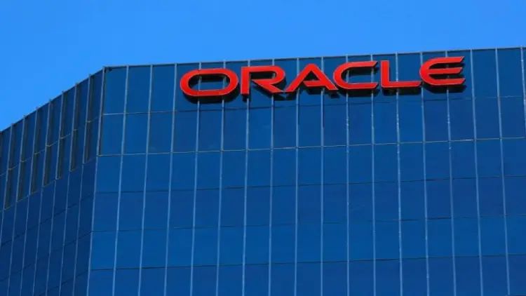 After significant cloud contracts, Oracle increased its presence in the booking.